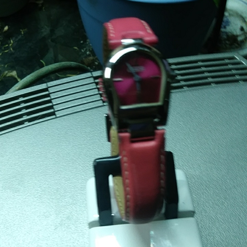 Coach pink face and pink band no scratches on crystal